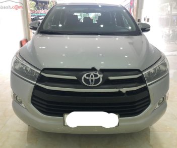 Toyota Innova 2017 - Bán Toyota Innova đời 2017, màu bạc, số sàn, 595tr