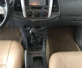 Toyota Innova   2013 - Bán Toyota Innova 2.0E 2013, màu bạc, số sàn 