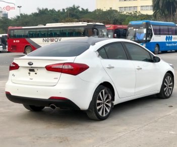 Kia K3 2014 - Cần bán gấp Kia K3 2.0 AT sản xuất năm 2014, màu trắng