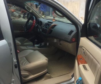 Toyota Fortuner   2011 - Bán Toyota Fortuner sản xuất 2011, màu bạc, số tự động 