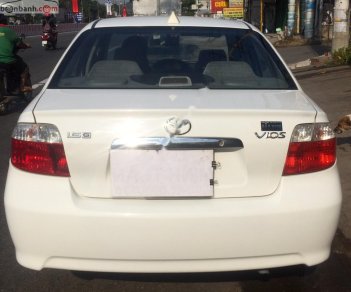 Toyota Vios   2004 - Bán Toyota Vios 1.5G năm sản xuất 2004, màu trắng, giá tốt
