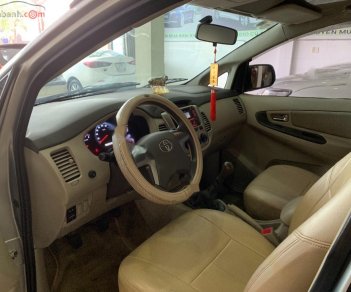 Toyota Innova   2016 - Bán Toyota Innova 2.0E 2016, màu bạc, xe gia đình 