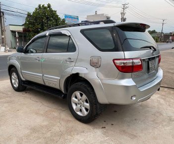 Toyota Fortuner 2011 - Bán Toyota Fortuner MT sản xuất 2011, màu bạc, xe nhập