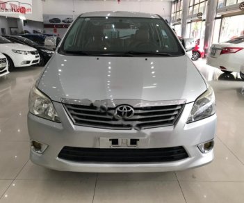 Toyota Innova   2013 - Bán Toyota Innova 2.0E 2013, màu bạc, số sàn 