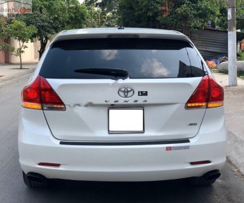 Toyota Venza 3.5 AWD 2010 - Bán Toyota Venza 3.5 AWD đời 2010, màu trắng, nhập khẩu xe gia đình