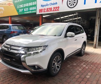 Mitsubishi Outlander 2018 - Bán xe Mitsubishi Outlander đời 2018, màu trắng số tự động