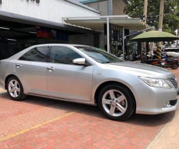 Toyota Camry 2.5Q 2013 - Cần bán gấp Toyota Camry 2.5Q sản xuất năm 2013, màu bạc, 750 triệu