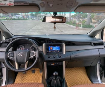 Toyota Innova   2017 - Cần bán gấp Toyota Innova 2.0E năm 2017, màu bạc, chính chủ