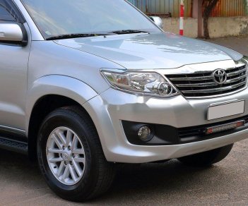 Toyota Fortuner 2012 - Bán ô tô Toyota Fortuner năm sản xuất 2012 như mới