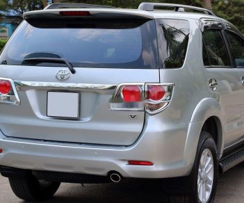 Toyota Fortuner 2012 - Bán ô tô Toyota Fortuner năm sản xuất 2012 như mới