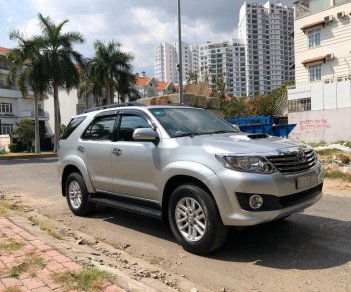 Toyota Fortuner 2013 - Bán Toyota Fortuner sản xuất năm 2013 xe gia đình