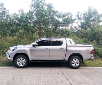 Toyota Hilux   2015 - Bán Toyota Hilux 2015, màu bạc, nhập khẩu nguyên chiếc còn mới, 456tr