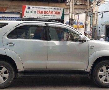 Toyota Fortuner   2010 - Cần bán lại xe Toyota Fortuner đời 2010, màu bạc xe gia đình, 540tr