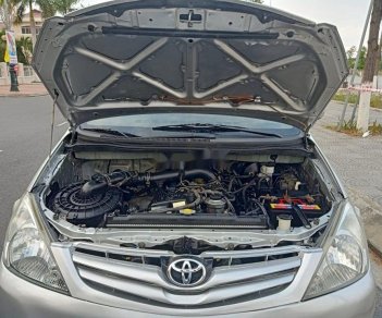 Toyota Innova   2010 - Cần bán xe Toyota Innova năm 2010, số sàn, 295 triệu