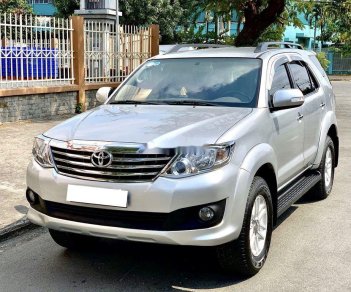 Toyota Fortuner   V    2013 - Cần bán Toyota Fortuner V đời 2013, màu bạc, giá chỉ 560 triệu