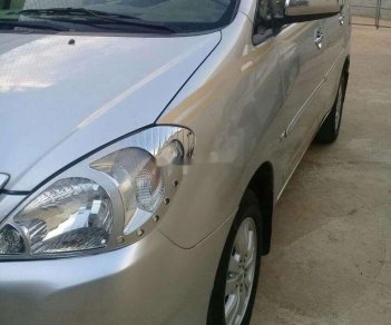 Toyota Innova   G 2010 - Cần bán Toyota Innova G năm sản xuất 2010, màu bạc