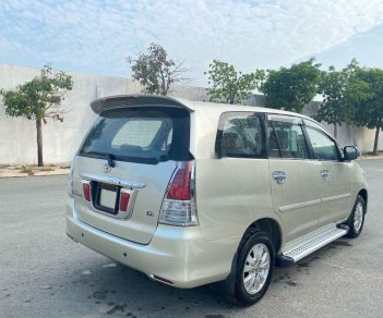 Toyota Innova   2011 - Bán xe Toyota Innova đời 2011, màu bạc, giá 345tr