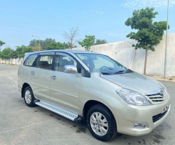 Toyota Innova   2011 - Bán xe Toyota Innova đời 2011, màu bạc, giá 345tr