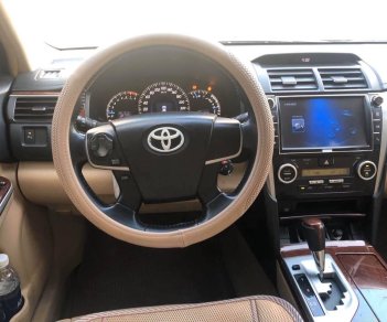 Toyota Camry 2013 - Bán Toyota Camry đời 2014, màu vàng cát, giá rẻ