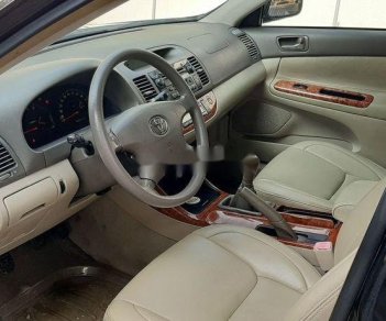 Toyota Camry 2004 - Cần bán xe Toyota Camry sản xuất 2004 chính chủ, 325tr