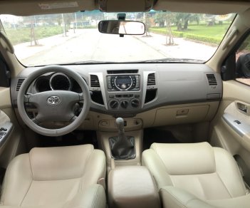 Toyota Fortuner 2010 - Bán Toyota Fortuner năm sản xuất 2010, màu xám, số sàn, máy Diesel