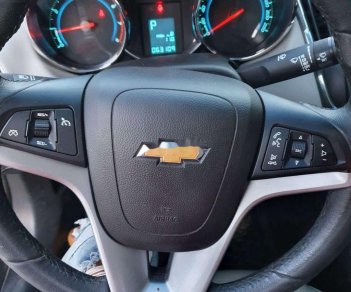 Chevrolet Cruze   2017 - Cần bán lại xe Chevrolet Cruze năm 2017, màu đỏ như mới 