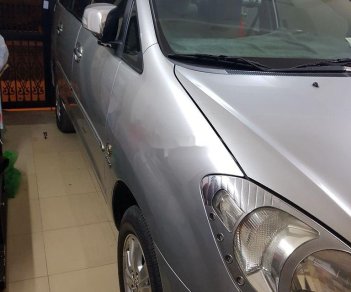 Toyota Innova 2011 - Bán Toyota Innova V sản xuất năm 2011, màu bạc số tự động