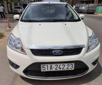 Ford Focus   2011 - Bán xe Ford Focus năm 2011, màu trắng, xe mới 90%