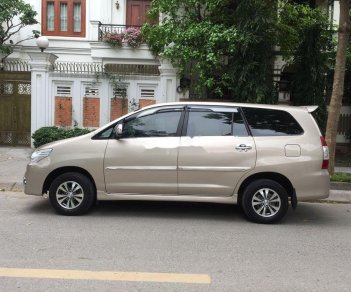 Toyota Innova   2014 - Cần bán Toyota Innova 2014, màu vàng cát, xe gia đình