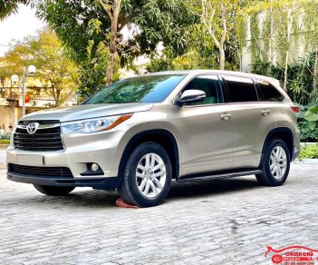 Toyota Highlander 2016 - Bán xe Toyota Highlander năm sản xuất 2016, màu vàng, nhập khẩu nguyên chiếc