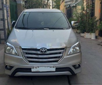 Toyota Innova   E 2.0  2014 - Bán Toyota Innova E 2.0 đời 2014, màu bạc, giá tốt