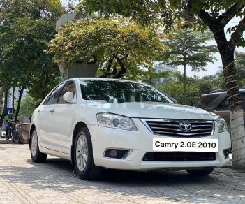 Toyota Camry  2.0E   2010 - Cần bán lại xe Toyota Camry 2.0E đời 2010, màu trắng, nhập khẩu chính chủ