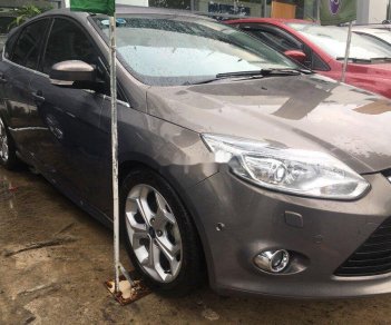 Ford Focus 2014 - Cần bán lại xe Ford Focus sản xuất năm 2014 số tự động