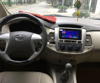 Toyota Innova   2014 - Cần bán Toyota Innova 2014, màu vàng cát, xe gia đình