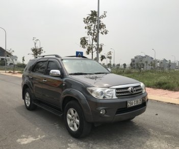 Toyota Fortuner 2010 - Bán Toyota Fortuner năm sản xuất 2010, màu xám, số sàn, máy Diesel