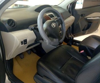 Toyota Vios   2010 - Bán Toyota Vios sản xuất 2010, màu bạc, xe gia đình 