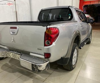 Mitsubishi Triton   2011 - Bán Mitsubishi Triton GLS 4x4 MT đời 2011, màu bạc, nhập khẩu, số sàn