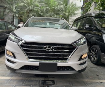 Hyundai Tucson  Facelif  2020 - Bán xe Hyundai Tucson Facelif 2020, màu trắng xe giao ngay