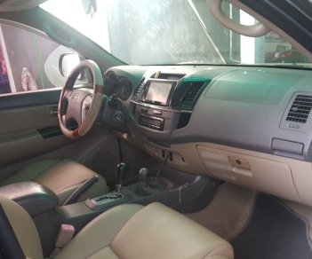 Toyota Fortuner 2012 - Cần bán Toyota Fortuner năm sản xuất 2012, màu đen, xe chính chủ