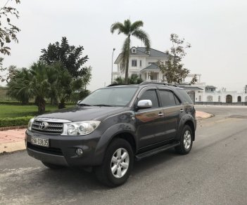 Toyota Fortuner 2010 - Bán Toyota Fortuner năm sản xuất 2010, màu xám, số sàn, máy Diesel