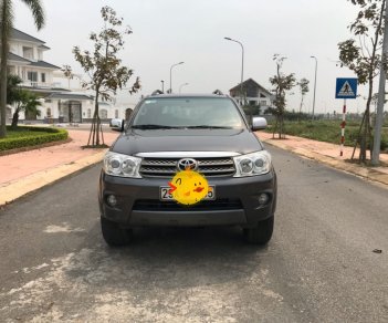 Toyota Fortuner 2010 - Bán Toyota Fortuner năm sản xuất 2010, màu xám, số sàn, máy Diesel