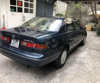 Toyota Camry   1998 - Cần bán lại xe Toyota Camry năm sản xuất 1998 xe gia đình