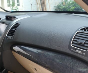 Kia Sorento 2016 - Cần bán gấp Kia Sorento GATH 2.4 AT sản xuất 2016, màu trắng còn mới