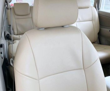 Toyota Innova   2015 - Cần bán xe Toyota Innova sản xuất 2015, màu bạc, nhập khẩu nguyên chiếc như mới, giá tốt