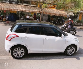 Suzuki Swift 2015 - Bán xe Suzuki Swift đời 2015, màu trắng, 395tr