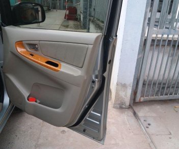 Toyota Innova 2011 - Bán xe Toyota Innova năm 2011, xe nhập, giá tốt