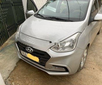 Hyundai Grand i10   2017 - Bán Hyundai Grand i10 đời 2017, màu bạc số sàn, 315tr