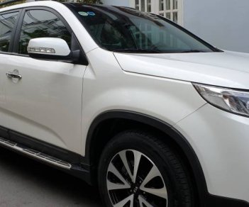 Kia Sorento 2016 - Cần bán gấp Kia Sorento GATH 2.4 AT sản xuất 2016, màu trắng còn mới