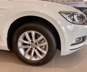 Volkswagen Passat Comfort 2019 - Passat Comfort sang trọng lịch lãm chuẩn " Châu Âu", giá sau giảm 1.214.400.000 chỉ có trong tháng 4