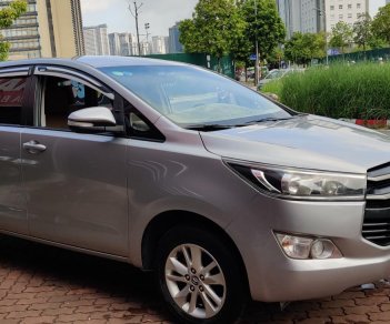 Toyota Innova 2017 - Cần bán xe Toyota Innova sản xuất 2017, màu bạc